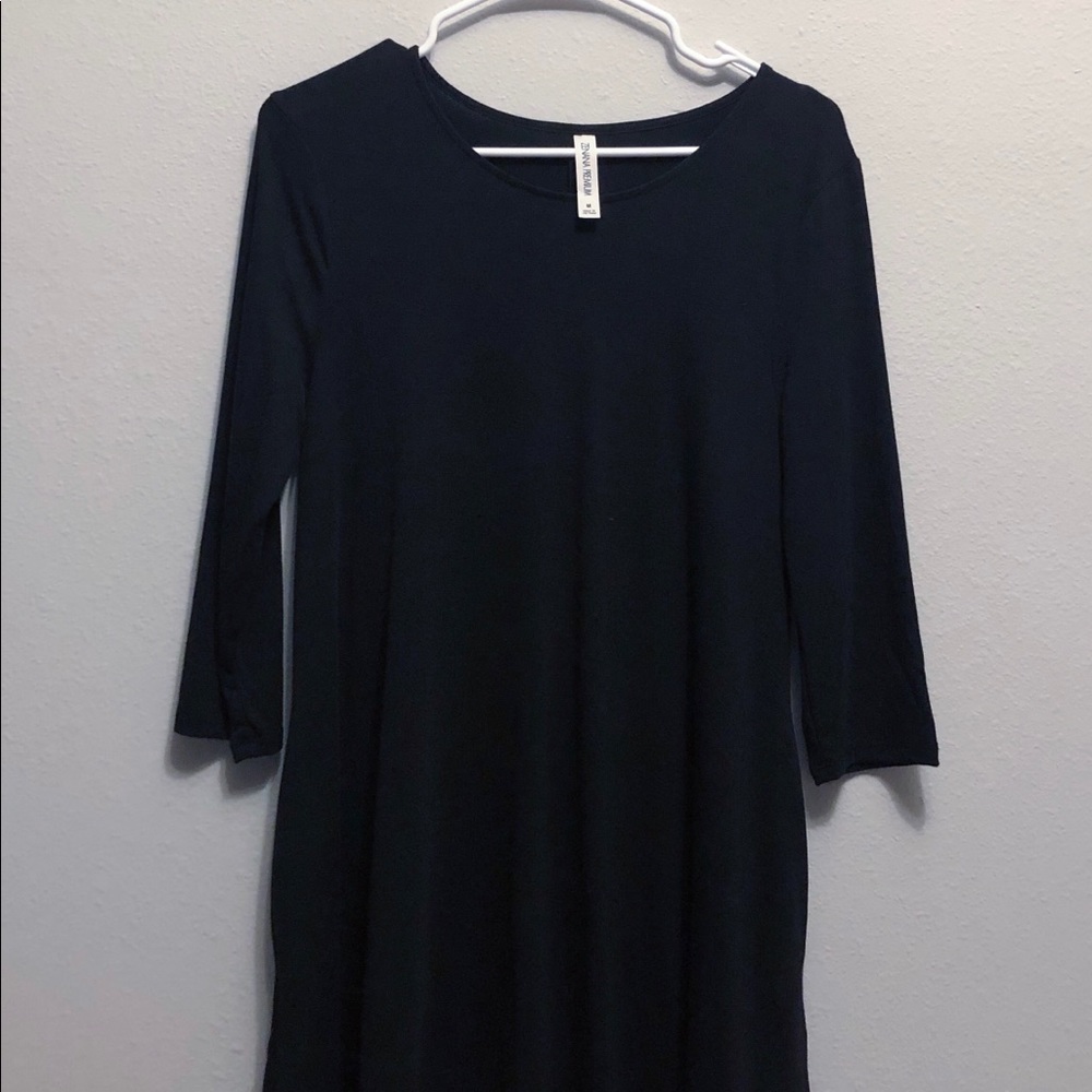 Black long sleeve flow dress